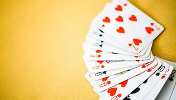 オンラインカジノの還元率を解説！稼ぎやすいカジノゲームTOP6も公開